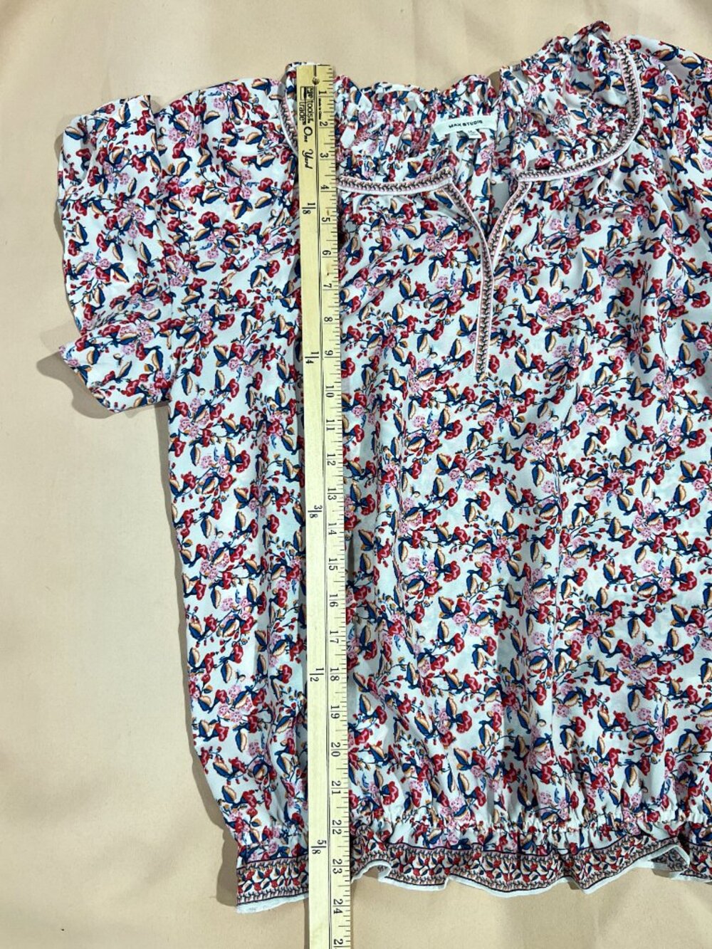 Max Studio Blue Floral Flutter Sleeve Smocked Hem Blouse M Ruffle Split Neck Top - Picture 10 of 10
